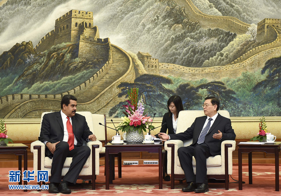 1月8日，全國人大常委會委員長張德江在北京人民大會堂會見委內(nèi)瑞拉總統(tǒng)馬杜羅。 新華社記者 張鐸 攝 