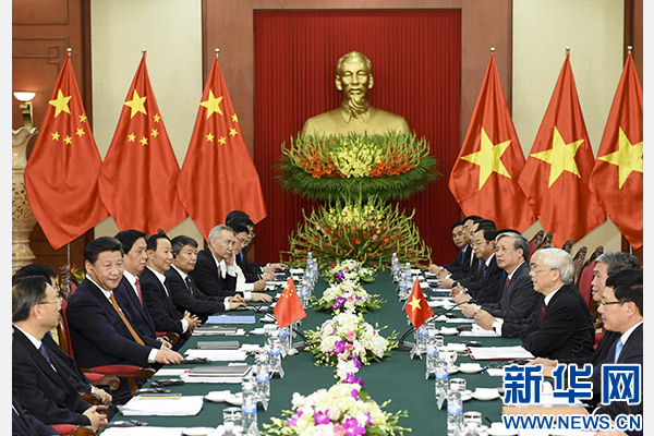11月5日，中共中央總書(shū)記、國(guó)家主席習(xí)近平在河內(nèi)同越共中央總書(shū)記阮富仲舉行會(huì)談。 新華社記者李學(xué)仁攝