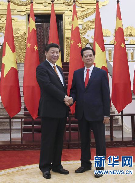 11月5日，中共中央總書記、國家主席習近平在河內會見越南總理阮晉勇。新華社記者 蘭紅光 攝 
