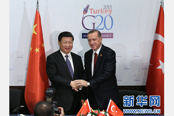 當(dāng)?shù)貢r間11月14日，國家主席習(xí)近平在土耳其安塔利亞會見土耳其總統(tǒng)埃爾多安。 新華社記者 龐興雷 攝