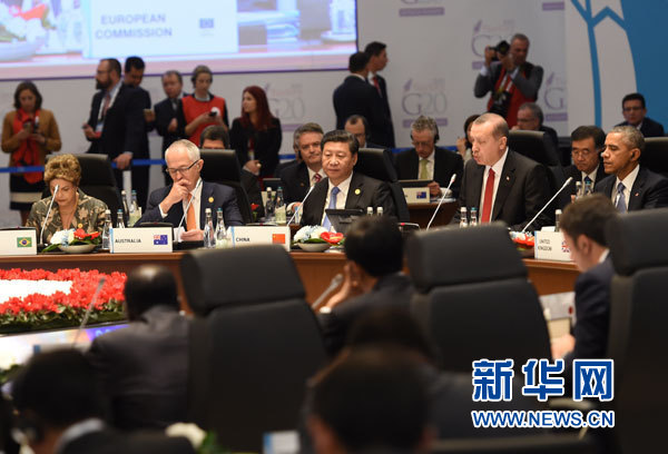 11月15日，國家主席習近平在土耳其安塔利亞出席二十國集團領(lǐng)導人第十次峰會第一階段會議。 新華社記者李學仁攝 