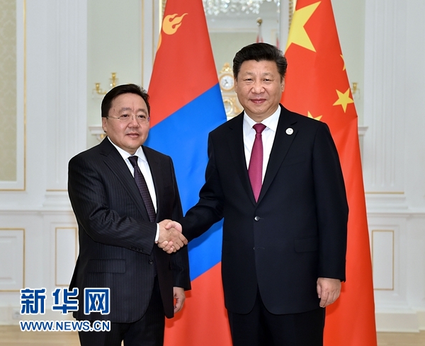 6月23日，國家主席習近平在塔什干會見蒙古國總統(tǒng)額勒貝格道爾吉。 新華社記者李濤攝