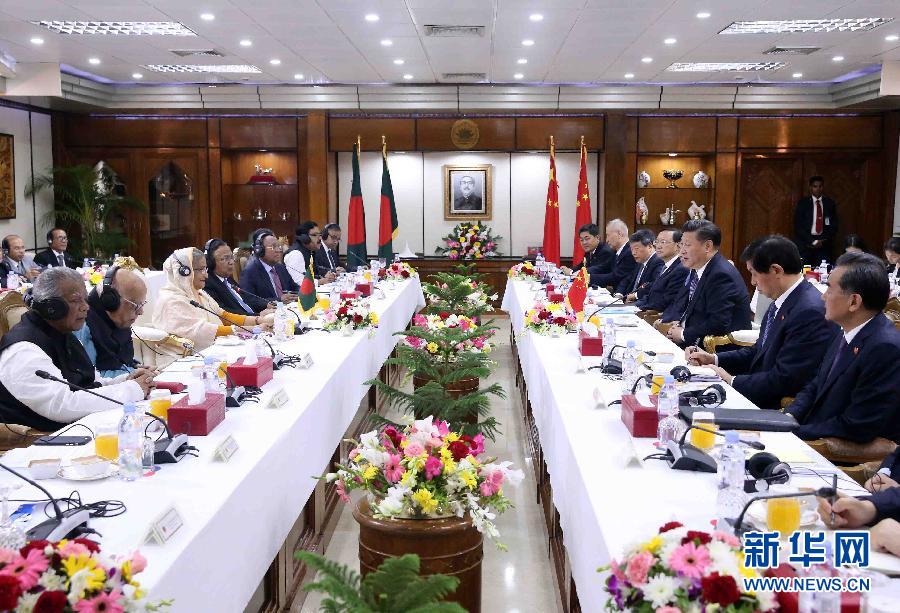 10月14日，國家主席習近平在達卡同孟加拉國總理哈西娜舉行會談。 新華社記者劉衛(wèi)兵攝 