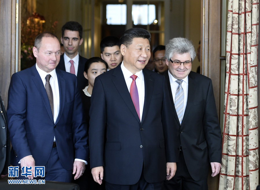 1月16日，國家主席習(xí)近平在伯爾尼會見瑞士聯(lián)邦國民院議長施塔爾和聯(lián)邦院議長比紹夫貝爾格。 新華社記者 謝環(huán)馳 攝