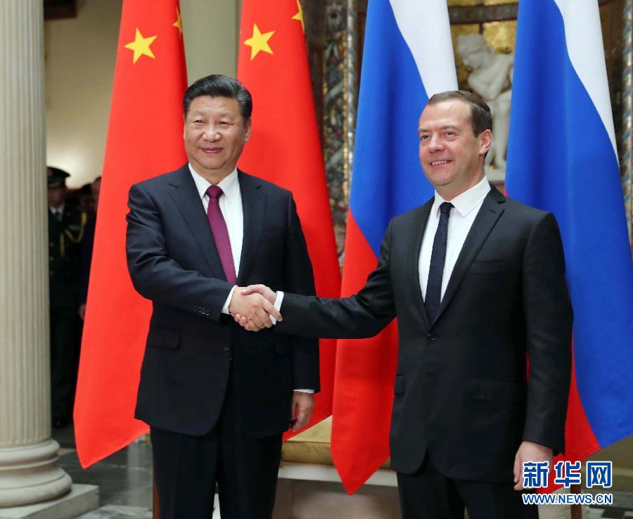 7月4日，國(guó)家主席習(xí)近平在莫斯科會(huì)見(jiàn)俄羅斯總理梅德韋杰夫。新華社記者 劉衛(wèi)兵 攝