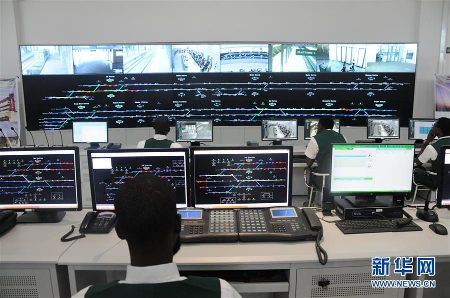 (國際·圖文互動(dòng))(2)阿布賈的新“名片”——試乘西非第一條城鐵線