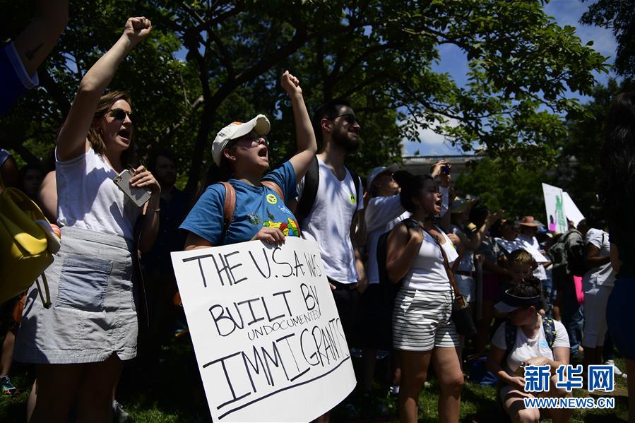 (國際)(2)美國多地舉行反對(duì)移民執(zhí)法政策抗議活動(dòng)