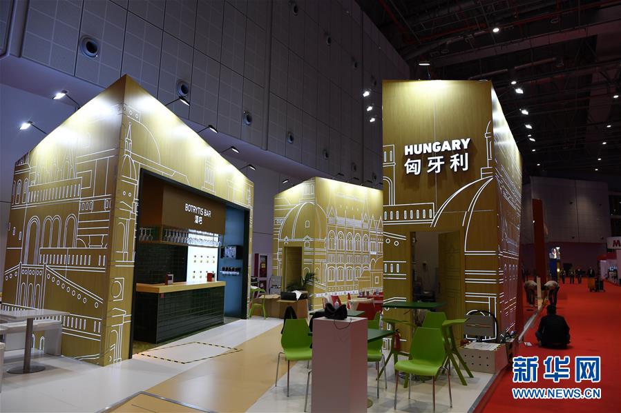 (新華全媒頭條·圖文互動(dòng))(3)人間正道 浩蕩前行——習(xí)近平主席出席首屆中國(guó)國(guó)際進(jìn)口博覽會(huì)紀(jì)實(shí)