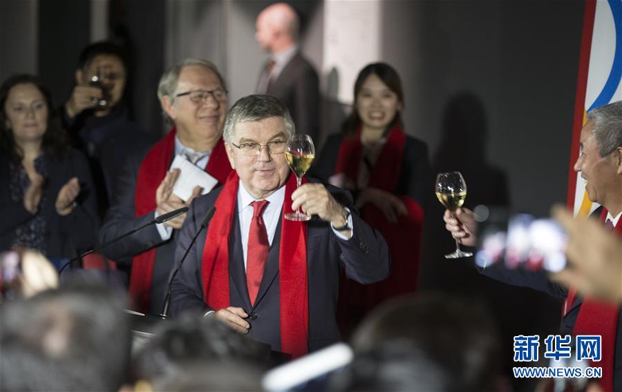 (體育)(1)國(guó)際奧委會(huì)主席向中國(guó)人民拜年