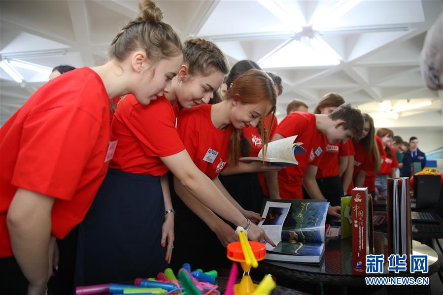 （新華全媒頭條&middot;出訪&middot;側(cè)記&middot;圖文互動(dòng)）（2）你好老朋友！開啟新時(shí)代！&mdash;&mdash;習(xí)近平主席和普京總統(tǒng)引領(lǐng)中俄全面戰(zhàn)略協(xié)作伙伴關(guān)系邁入新時(shí)代