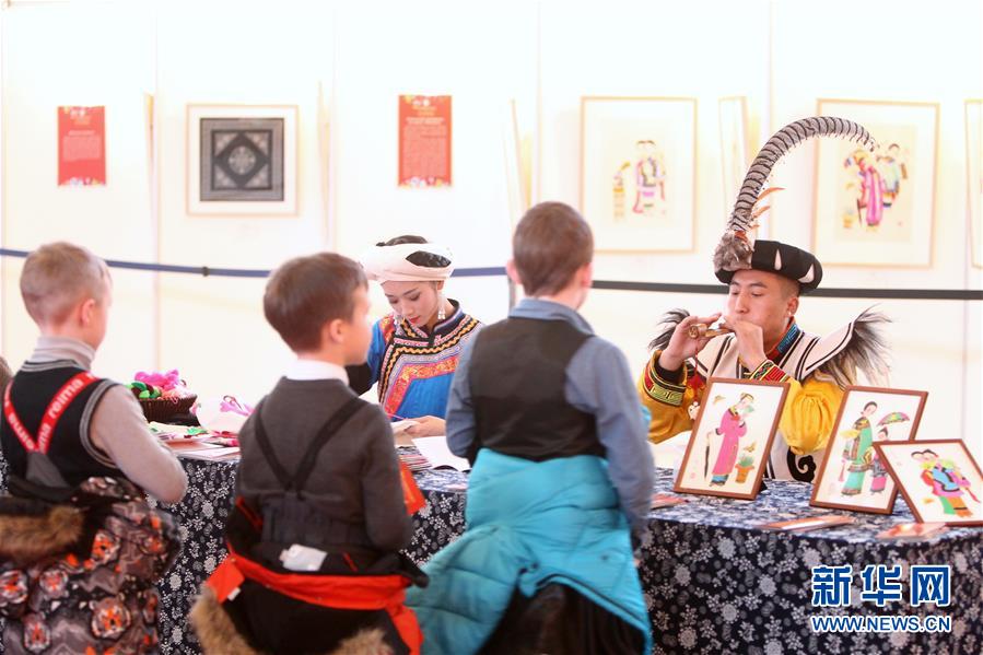 （新華全媒頭條&middot;出訪&middot;側(cè)記&middot;圖文互動(dòng)）（4）你好老朋友！開啟新時(shí)代！&mdash;&mdash;習(xí)近平主席和普京總統(tǒng)引領(lǐng)中俄全面戰(zhàn)略協(xié)作伙伴關(guān)系邁入新時(shí)代