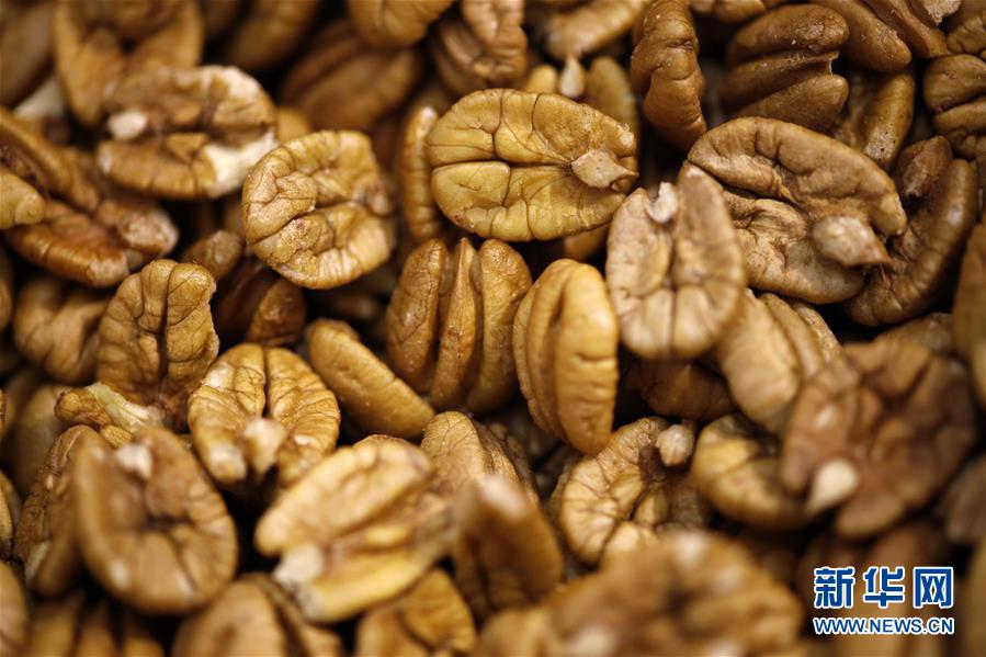 （國際&middot;圖文互動）（9）通訊：期待美中盡早達(dá)成貿(mào)易協(xié)議&mdash;&mdash;颶風(fēng)和關(guān)稅夾擊下的美國山核桃種植戶盼重回中國市場