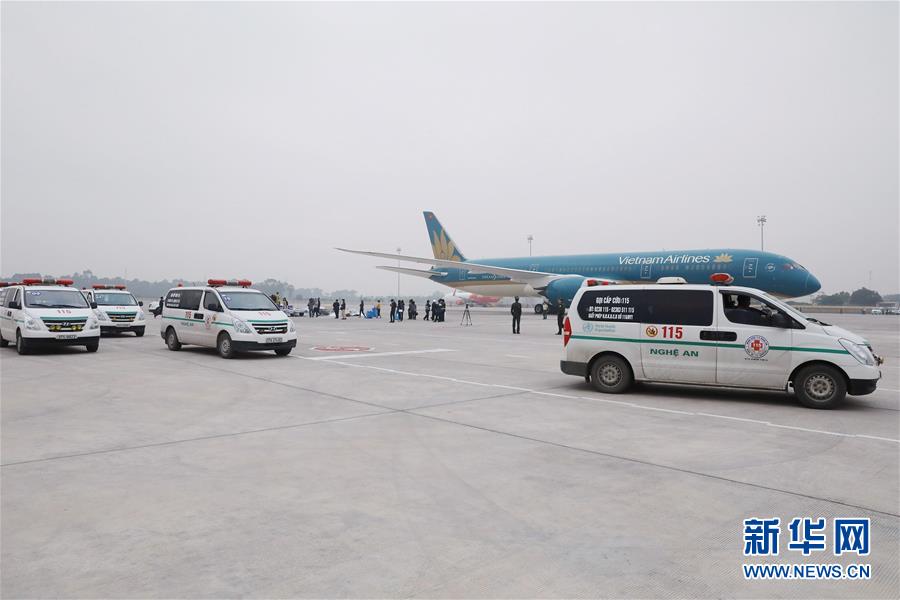 (國(guó)際)(1)英國(guó)貨車慘案全部遇難者遺體和骨灰運(yùn)回越南