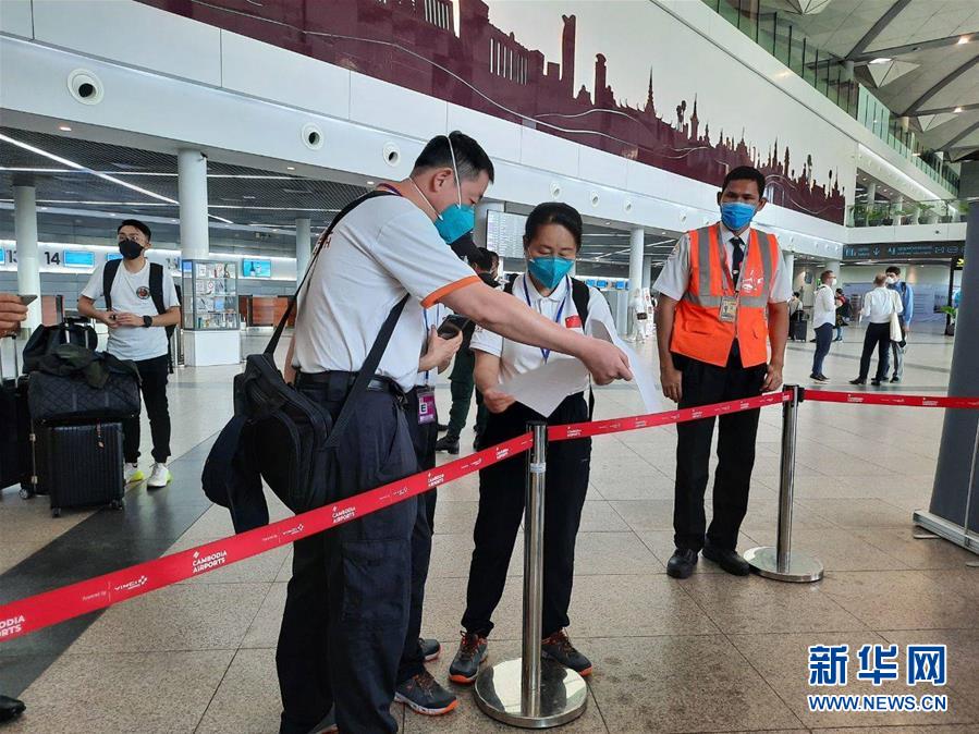 （國際疫情&middot;圖文互動(dòng)）（1）&ldquo;工作忙碌又細(xì)致，經(jīng)驗(yàn)豐富又專業(yè)&rdquo;&mdash;&mdash;一名柬埔寨青年眼中的中國援柬抗疫醫(yī)療專家組