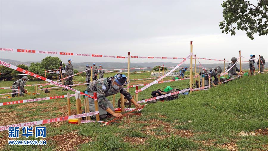 （國(guó)際&middot;圖文互動(dòng)）（3）通訊：&ldquo;中國(guó)式掃雷精準(zhǔn)且高效&rdquo;&mdash;&mdash;記聯(lián)黎官員視察中國(guó)維和官兵&ldquo;藍(lán)線&rdquo;掃雷訓(xùn)練