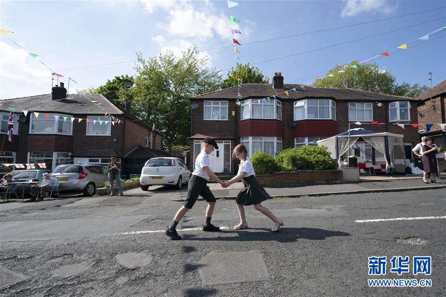 (國際)(1)英國舉行活動紀(jì)念二戰(zhàn)勝利75周年