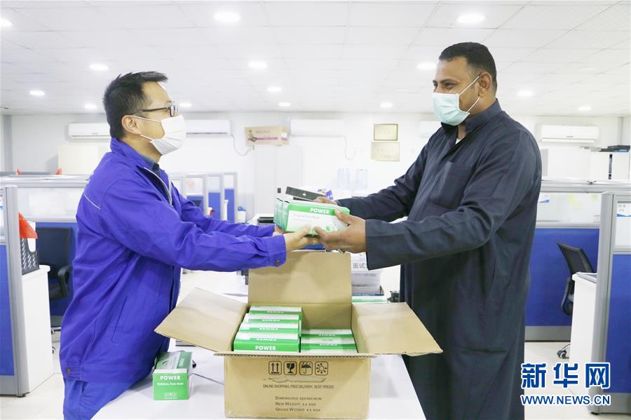 （國際疫情&middot;圖文互動）（3）通訊：防疫、生產(chǎn)兩不誤，沙漠現(xiàn)&ldquo;棋盤&rdquo;&mdash;&mdash;記中企承建科威特住房基建項目