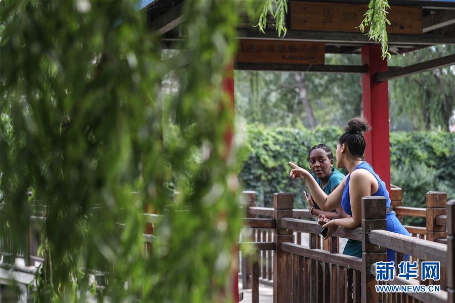 (中非團(tuán)結(jié)抗疫故事·圖文互動(dòng))(4)坦桑尼亞留學(xué)生譚麗:離家千里 生活一樣溫暖而多彩