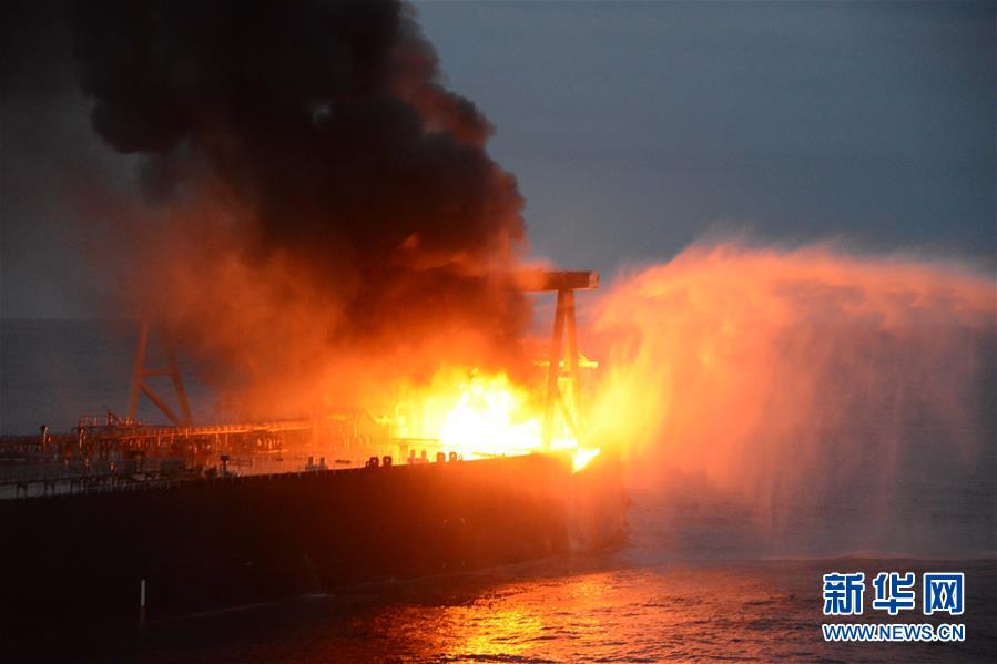 (國際)(10)一艘油輪在斯里蘭卡東部海域著火 一名船員死亡