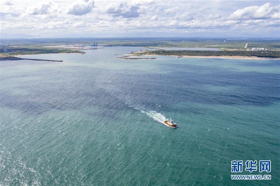 （國際&middot;圖文互動(dòng)）（4）在斯里蘭卡中國專家和中資企業(yè)助力油輪滅火