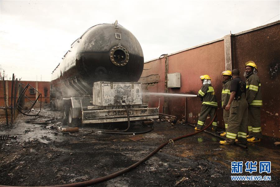 （國際&middot;圖文互動(dòng)）（3）尼日利亞南部一燃?xì)庹颈ㄖ轮辽?人死亡