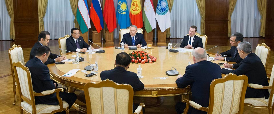 納扎爾巴耶夫集體會見上海合作組織成員國總理、秘書長和地區(qū)反恐怖機(jī)構(gòu)執(zhí)委會主任