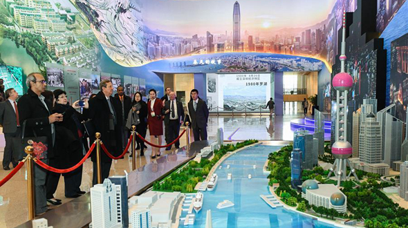 &ldquo;偉大的變革&mdash;&mdash;慶祝改革開放40周年大型展覽&rdquo;迎來外賓專場(chǎng)